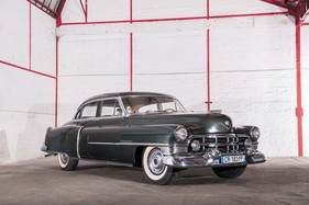 Cadillac Série 62 Sedan (1951) - als Lot 04 angeboten an der Artcurial "On the Road" Versteigerung am 9. Oktober 2016