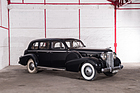 Cadillac Série 75 Limousine 7 places avec séparation (1938) - als Lot 22 angeboten an der Artcurial "On the Road" Versteigerung am 9. Oktober 2016