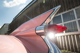 Cadillac Series 62 (1959) - mit derart grossen Flossen steht man immer im Rampenlicht