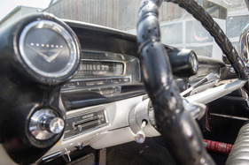 Cadillac Series 62 (1959) - selbst das Interieur erinnert ein wenig an Raumschiffe