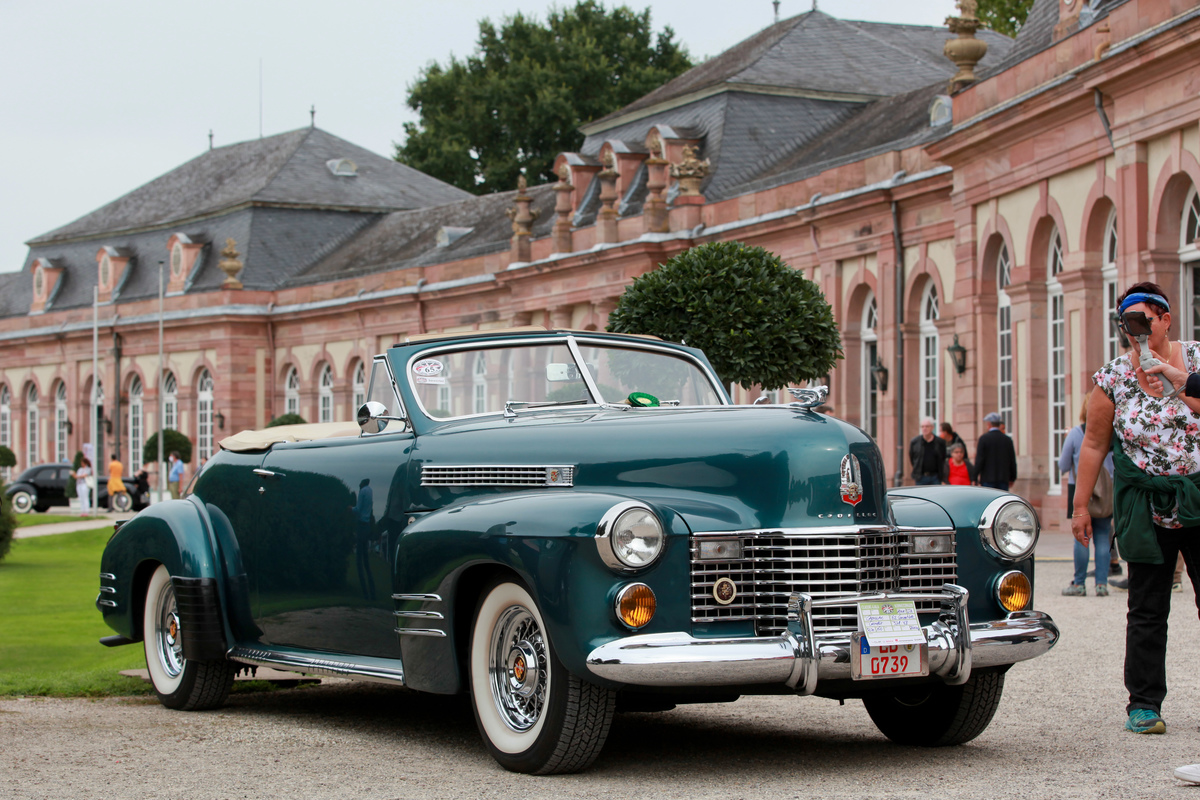 Cadillac Series 62 Convertible (1941) - A step towards modernity - Classic-Gala Schwetzingen 2020