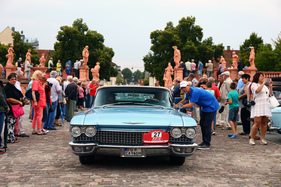 Cadillac Series 62 Convertible (1960) an der RAID Suisse-Paris 2016