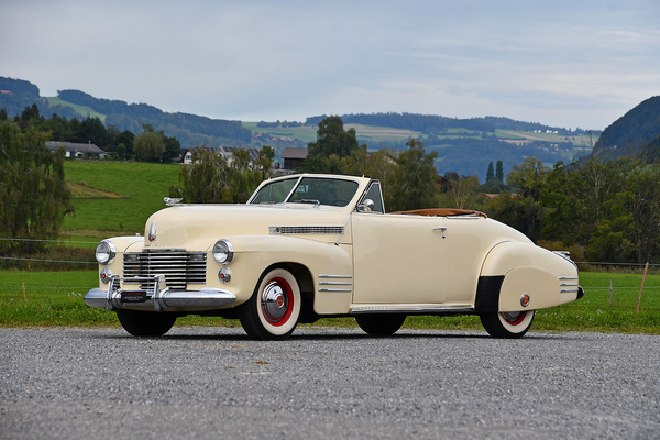 Bild: Cadillac Series 62 Convertible Coupe (1941) - Lot 92 an der Oktober-Versteigerung der Oldtimer Galerie am 12. Oktober 2024
