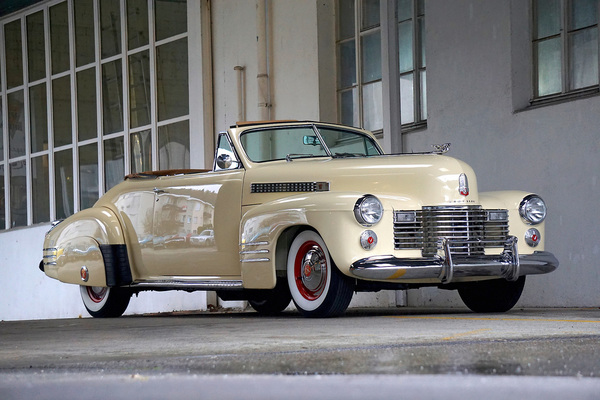 Bild: Cadillac Series 62 Convertible Coupe (1941) - als Lot 127 an der Versteigerung der Oldtimer Galerie in Gstaad am 29. Dezember 2017