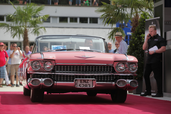 Cadillac Series 62 Convertible "Pink Cadillac" (1959) - als Lot 26 an der Versteigerung der Oldtimer Galerie auf dem Dolder am 16. Juni 2018