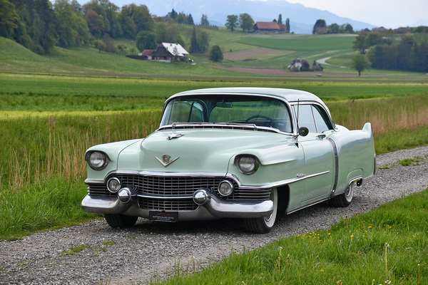 Cadillac Series 62 Coupé de Ville (1954) - als Lot 24 angeboten an der Versteigerung der Oldtimer Galerie an der Swiss Classic World Luzern am 28. Mai 2022