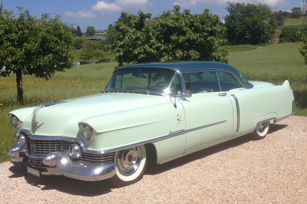 Cadillac Series 62 Coupé de Ville (1954) - als Lot 74 an der Versteigerung der Oldtimer Galerie in Toffen am 19. Oktober 2019