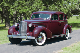 Cadillac Series 70 Touring Sedan by Fleetwood (1936) - als Lot 177 an der RM Auction Hershey vom 9./10. Oktober 2014