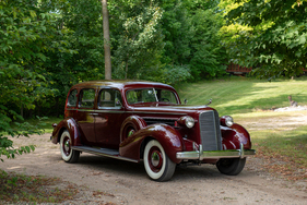 Cadillac Series 75 Seven-Passenger Touring Sedan by Fleetwood (1936) - Lot 439 an der RM/Sotheby's Hershey Versteigerung vom 4./5. Oktober 2023
