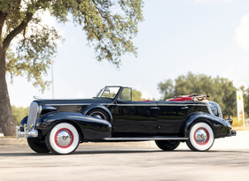 Cadillac Series 85 Convertible Sedan by Fleetwood (1937) - als Lot 250 an der RM Sotheby's Hershey Versteigerung 2025