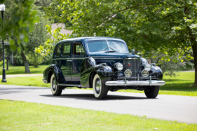 Cadillac Series 90 V-16 Imperial Sedan by Fleetwood (1940) - Lot 426 an der RM/Sotheby's Hershey Versteigerung vom 4./5. Oktober 2023