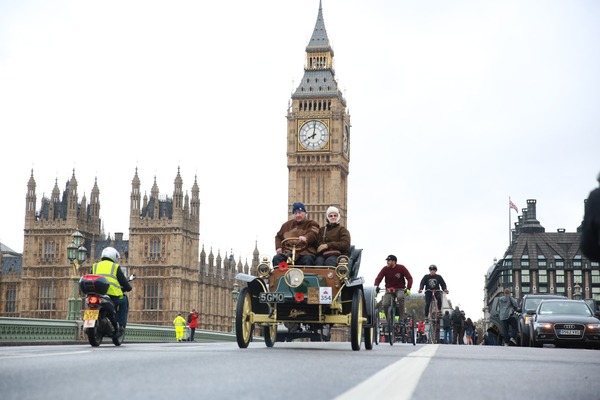 Cadillac Surrey (1904) - am Bonhams London to Brighton Veteran Car Run 2014