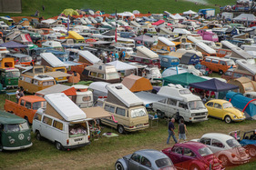 Campieren leicht gemacht - Treffen der luftgekühlten Volkswagen in Château-d'Oex 2017 Campieren leicht gemacht - Treffen der luftgekühlten Volkswagen in Château-d'Oex 2017