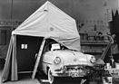 Camping mit Opel - ... und straff ziehen - Genfer Automobilsalon 1956