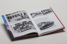 Car-Reisen, Taxis und mehr - Buch "Unterwegs auf eigenen Rädern – Basler Verkehrsgeschichte(n) 1833-2022" Car-Reisen, Taxis und mehr - Buch "Unterwegs auf eigenen Rädern – Basler Verkehrsgeschichte(n) 1833-2022"