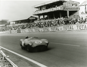 Carroll Shelby und Roy Salvadori gewinnen im Aston Martin DBR1 die 24 Stunden von Le Mans Carroll Shelby und Roy Salvadori gewinnen im Aston Martin DBR1 die 24 Stunden von Le Mans