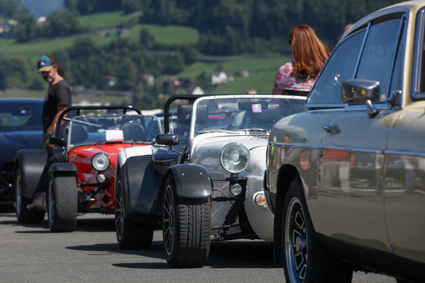 Caterham Super Seven - really flat goes like this - British Car Meeting (BCM) Mollis 2022