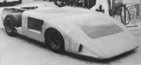 Chaparral 2H (1969) – Rohkarosserie mit NACA-Lufteinlass zur Bremsenkühlung vorn Chaparral 2H (1969) – Rohkarosserie mit NACA-Lufteinlass zur Bremsenkühlung vorn