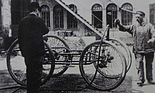 Chassis Peugeot Type 3 von 1895. Das Kühlwasser wird in die Chassisrohre eingefüllt