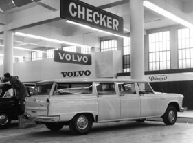 Checker Aerobus (1964) - sechs Meter lang und mit neun Personen an Bord ein richtiger Gross-Transporter - am Genfer Autosalon 1964