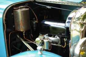 Chenard & Walcker T3 (1924) - hinten der kleine Benzin-Zusatztank