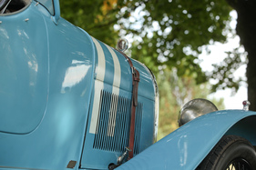 Chenard & Walcker T3 (1924) - mit Riemen befestigte Motorhaube