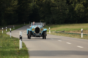 Chenard & Walcker T3 (1924) - so rauschten die Wagen die Hunaudiéres-Gerade entlang Chenard & Walcker T3 (1924) - so rauschten die Wagen die Hunaudiéres-Gerade entlang