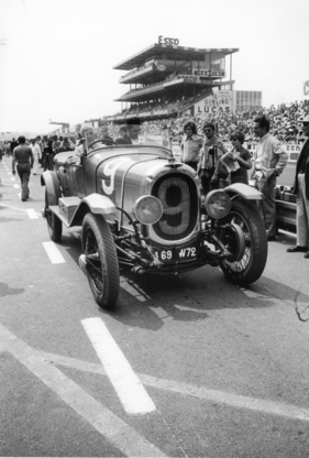 Chenard et Walcker Sport (1923) am Veteranenrennen vor Le Mans 1973 - Der erste Sieger von Le Mans war ein Chenard et Walcker Sport 1923 gefahren von André Lagache und René Léonard