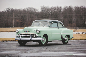 Chevrolet 210 Deluxe Two-Door Sedan (1953) - angeboten als Lot 377 an der RM/Sotheby's Versteigerung in Hershey am 10./11. Oktober 2019