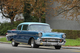 Chevrolet Bel Air 2-Door Sedan (1957) – mit den "Rally Wheels" des Camaro – Albisgütli Classic Cars & Bikes 2024
