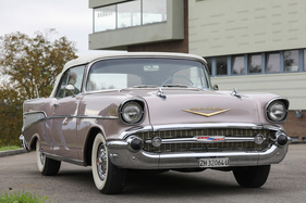 Chevrolet Bel Air Convertible (1957) – zart rosafarbenes "Dusk Pearl" als Impression der Abenddämmerung – Albisgütli Classic Cars & Bikes 2024