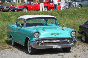 Chevrolet Bel Air Sport Coupe (1957) - in herrlicher Farbgebung - Albisgütli Classic Cars & Bikes August 2022