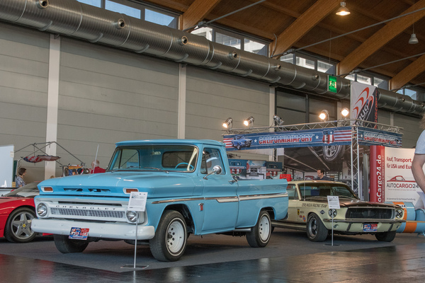 Chevrolet C10 Pickup Transporter - angeboten am Stand von California Import für EUR 22'900 - Motorworld Classics Bodensee 2018
