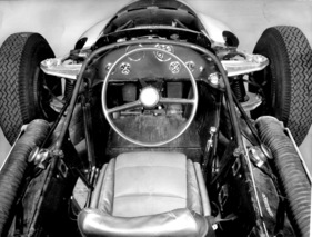 Chevrolet CERV I  (1961) - viel Platzim Cockpit und gute Sicht nach draussen - nicht zu sehen ist das zweite Bremspedal, das links von der Kupplung angegbracht ist