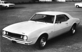 Chevrolet Camaro (1967) - Normalausführung mit Doppelscheinwerfern