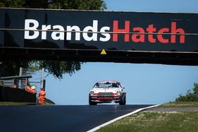 Bild Chevrolet Camaro (1970) - Feld "Tourenwagen Siebzigerjahre" - Masters Historic Festival Brands Hatch 2023