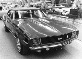 Chevrolet Camaro SS (1969) - mit 300 SAE-PS aus dem 5,7-Liter-V8 - Genfer Automobilsalon 1969