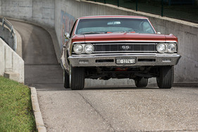 Chevrolet Chevelle Super Sport 396 Coupe (1966) – Breitreifen sei Dank: kraftvoller Auftritt trotz grosser Bodenfreiheit Chevrolet Chevelle Super Sport 396 Coupe (1966) – Breitreifen sei Dank: kraftvoller Auftritt trotz grosser Bodenfreiheit