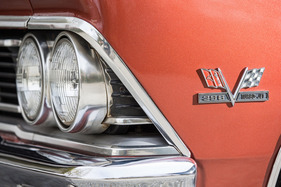 Chevrolet Chevelle Super Sport 396 Coupe (1966) – Flaggen-Verweis: der "396 Turbo-Jet" stammt aus der Corvette