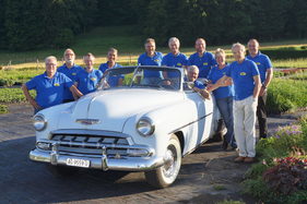 Chevrolet Convertible (1952) – Zusammen mit dem Organisationskomitee des Vereins "Oldtimertreffen Schafisheim OTS"