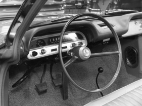 Chevrolet Corvair (1960) - Lenkrad und Armaturenbrett