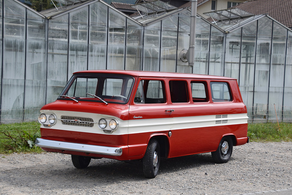 Chevrolet Corvair Greenbrier Sportswagon (1963) - als Lot 122 an der Versteigerung der Oldtimer Galerie in Gstaad am 29. Dezember 2019