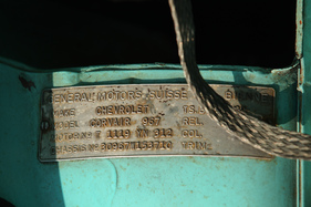 Chevrolet Corvair Monza Convertible (1962) - das Typenschild