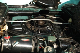 Chevrolet Corvair Monza Convertible (1962) - der Sechszylinder-Boxermotor ist luftgekühlt