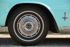 Chevrolet Corvair Monza Convertible (1962) - zierliche Raddeckel