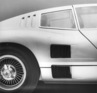 Chevrolet Corvair Monza GT (1963) - dem Mittelmotor wurde die Luft durch diese Öffnungen zugefächelt