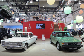 Bild Chevrolet Corvair Monza Spyder (1964) - zusammen mit dem Saab 99 Turbo von 1979, der heutige Tendenzen der Downsizing-Technologien vorwegnahm - Techno Classica 2015