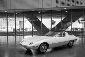 Chevrolet Corvair Testudo Bertone (1963) - aufgenommen im Automuseum von Turin im Jahr 2016