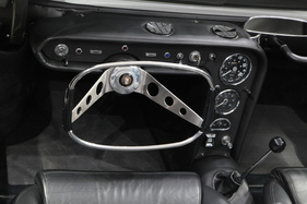 Chevrolet Corvair Testudo Bertone (1963) - beliebig griffsympathisch war das verchromte Lenkrad vermutlich nicht