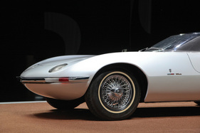 Chevrolet Corvair Testudo Bertone (1963) - die Speichenräder ersetzten die Corvair-Stahlräder, die ursprünglich montiert waren